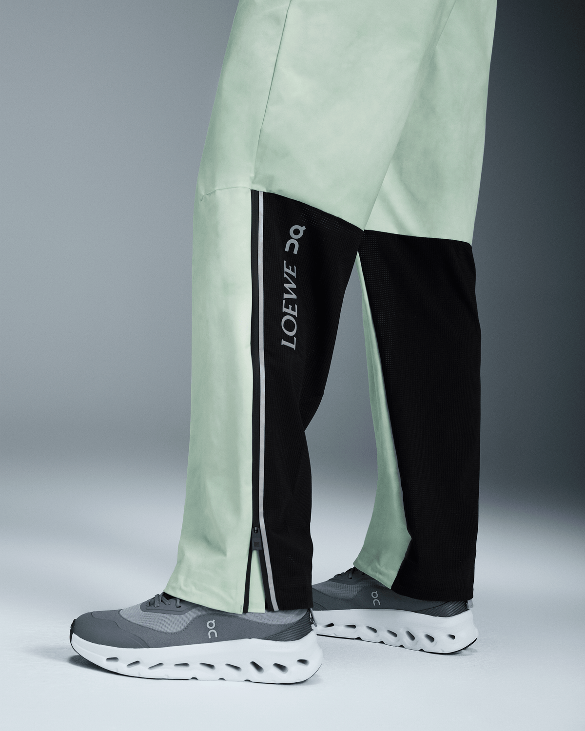 On Track Pants Loewe White | Multicolor (Women'S)