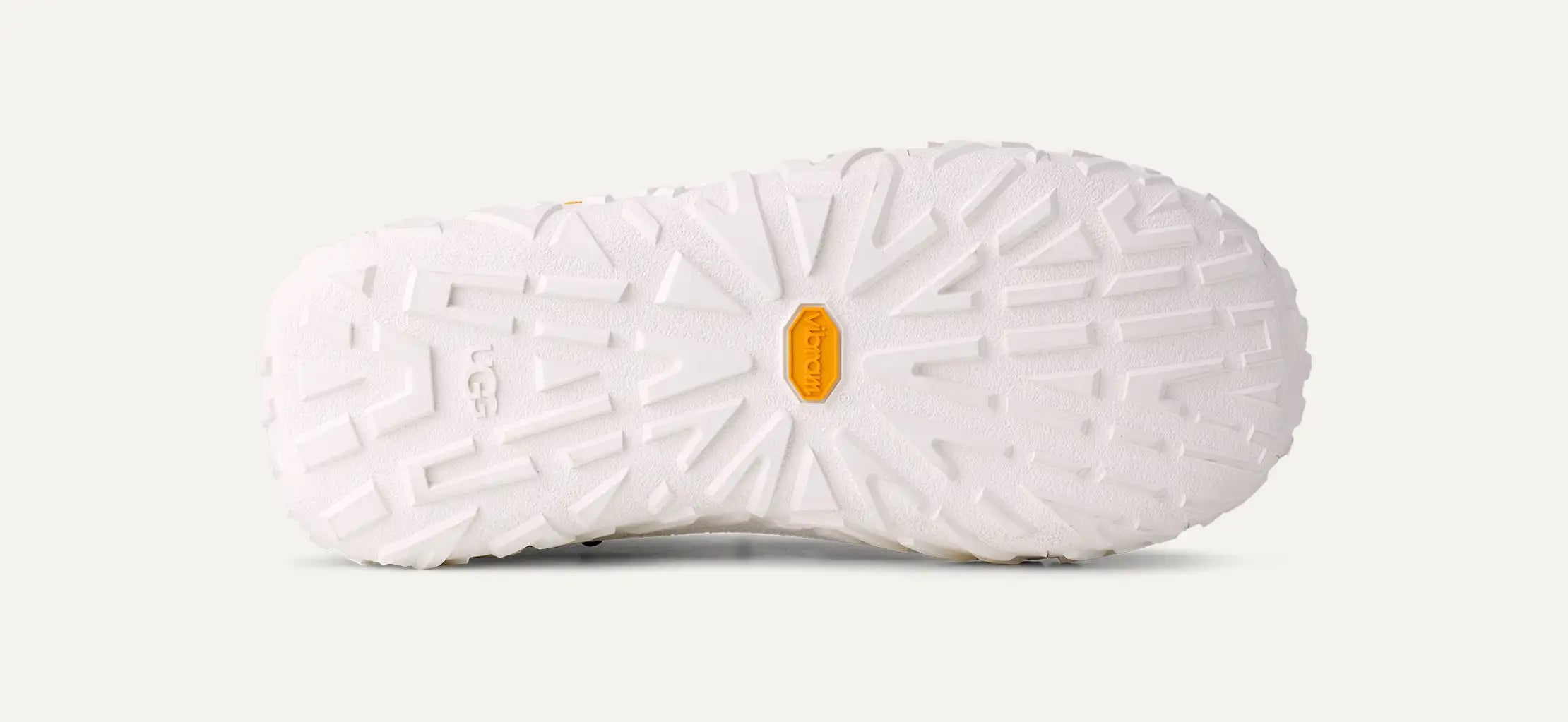 Ugg Classic Ultra Mini Wrap Tech Noir Black / Jasmine