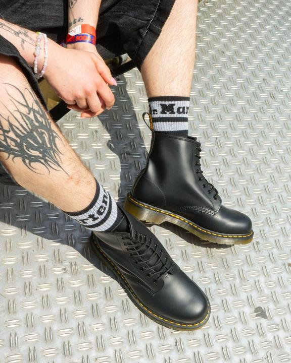 Dr. Martens 1460 Smooth Leather Lace Up Boots Black - Womens