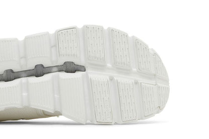On Running Cloud 5 Undyed-White (Women's)
