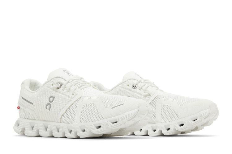On Running Cloud 5 Undyed-White (Women's)