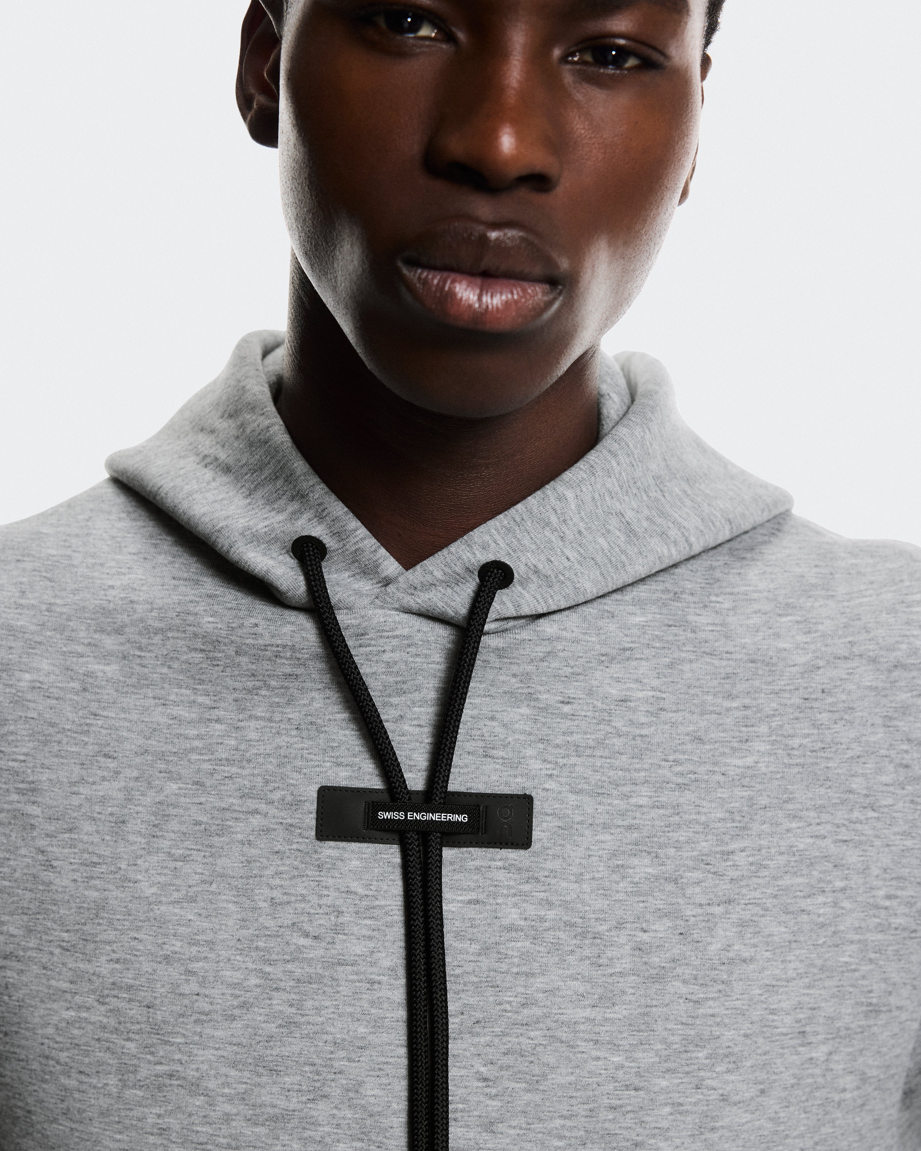 On Focus Tech Hoodie Basalt