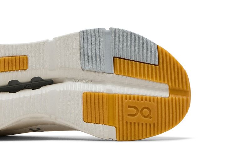 On Running Cloudnova Form 2 White Ivory