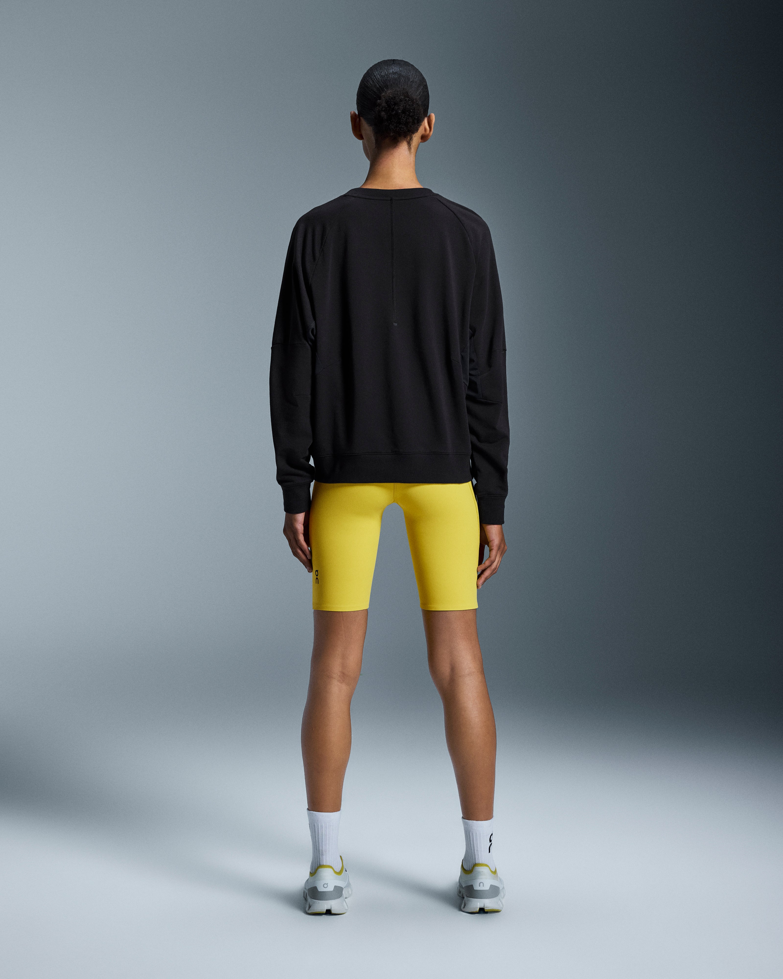 on studio crew Black (Women's)