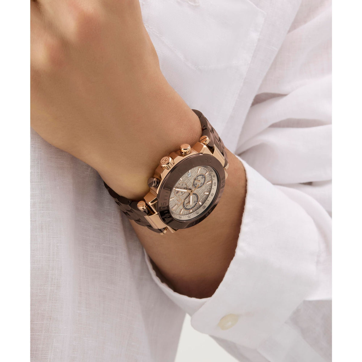 Gc One Sport Beige Round Quartz Men Watch Y70010G1