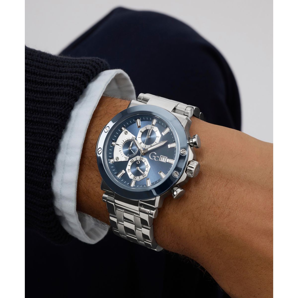 Gc Round 44mm Blue Dial Analog Men Watch - Z75002G7