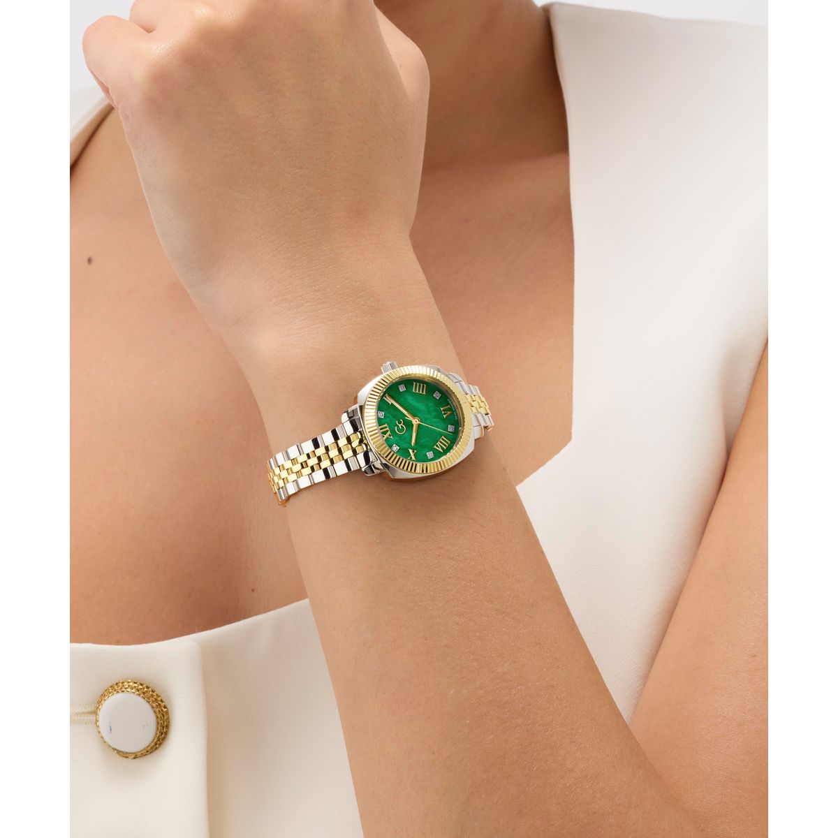 Gc Square 28mm Green Dial Analog Women Watch - Z73003L9
