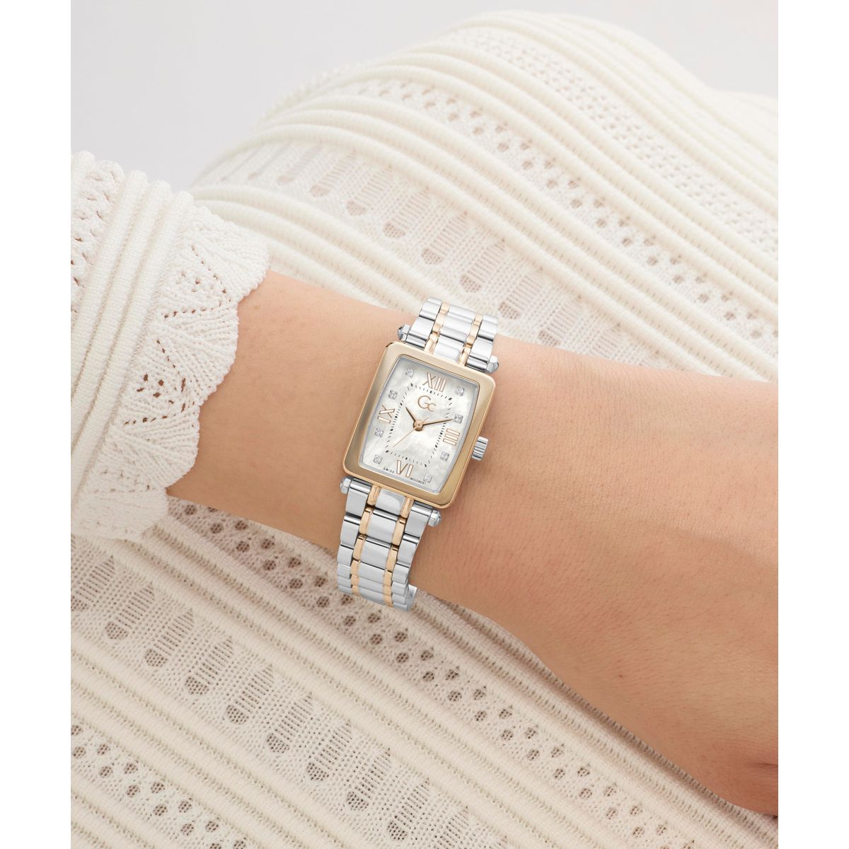 Gc Rectangle 21mm White Dial Analog Women Watch - Z71001L1