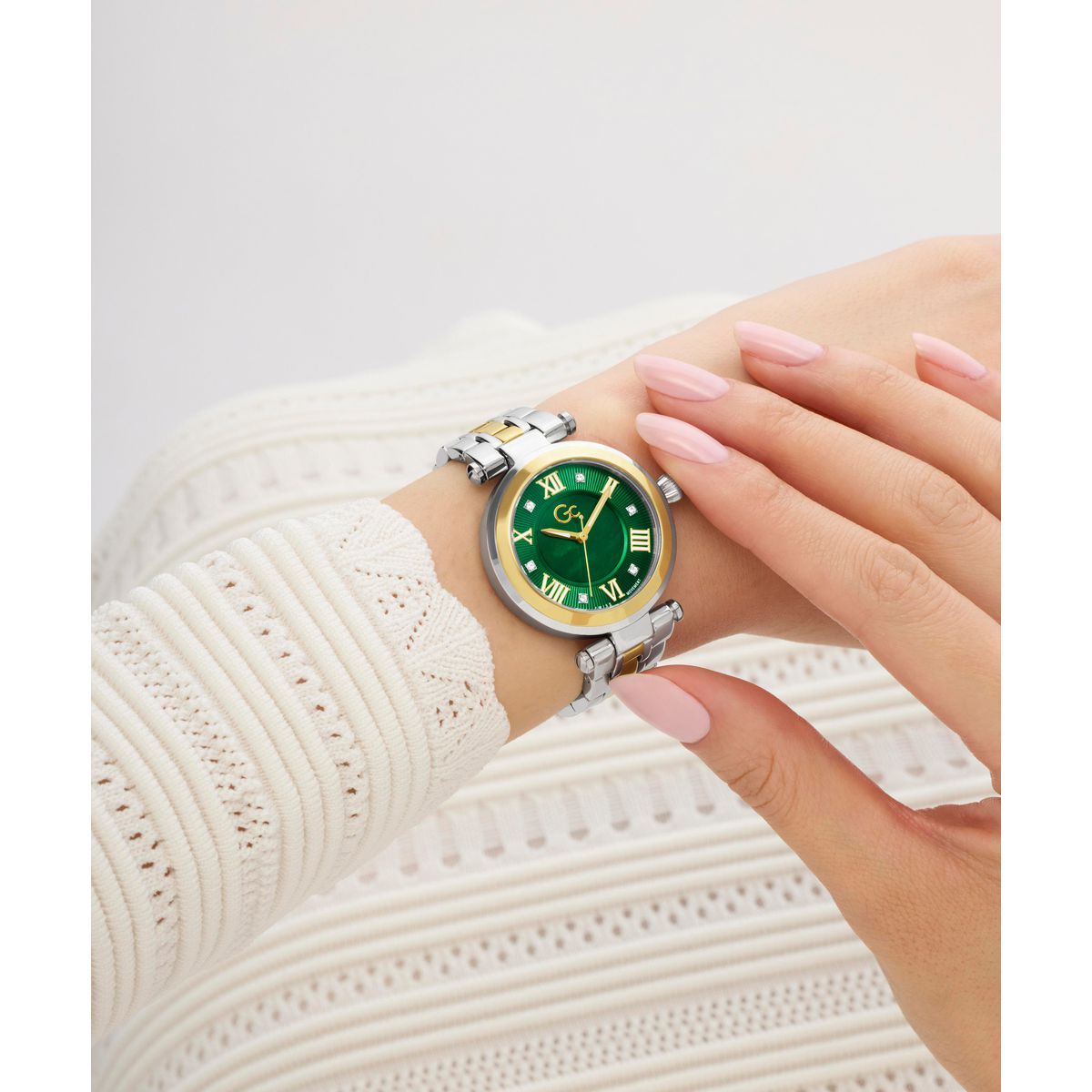 Gc Round 32mm Green Dial Analog Women Watch - Z63004L9