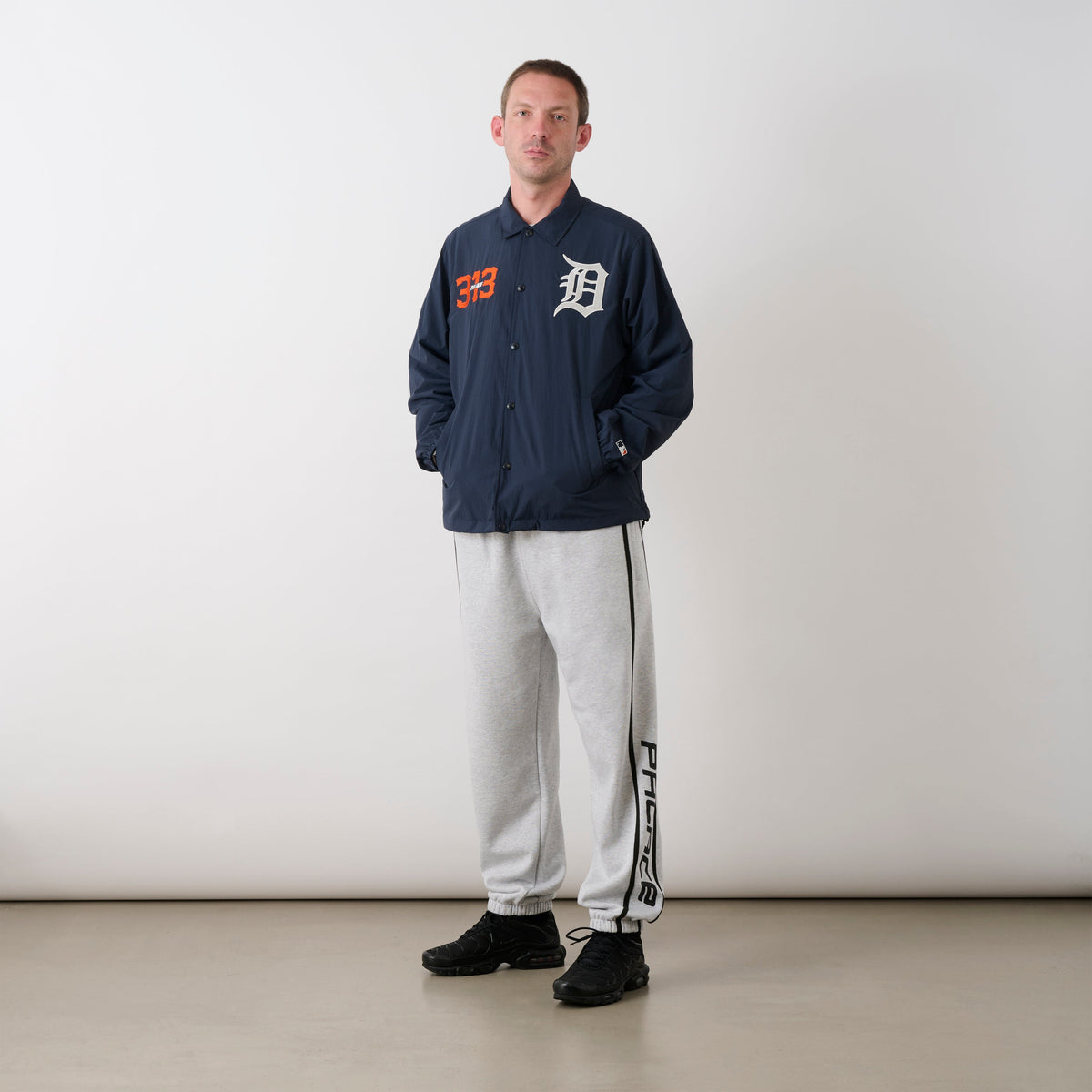 Palace Detroit Tigers Coach Jacket NAVY