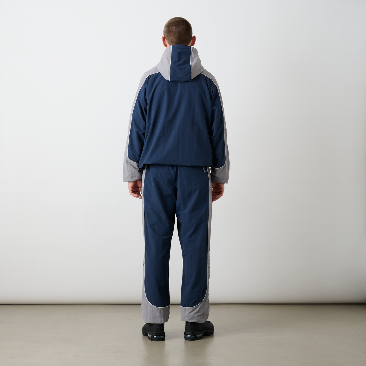 Palace Skateboards Piped Shell Jogger NAVY