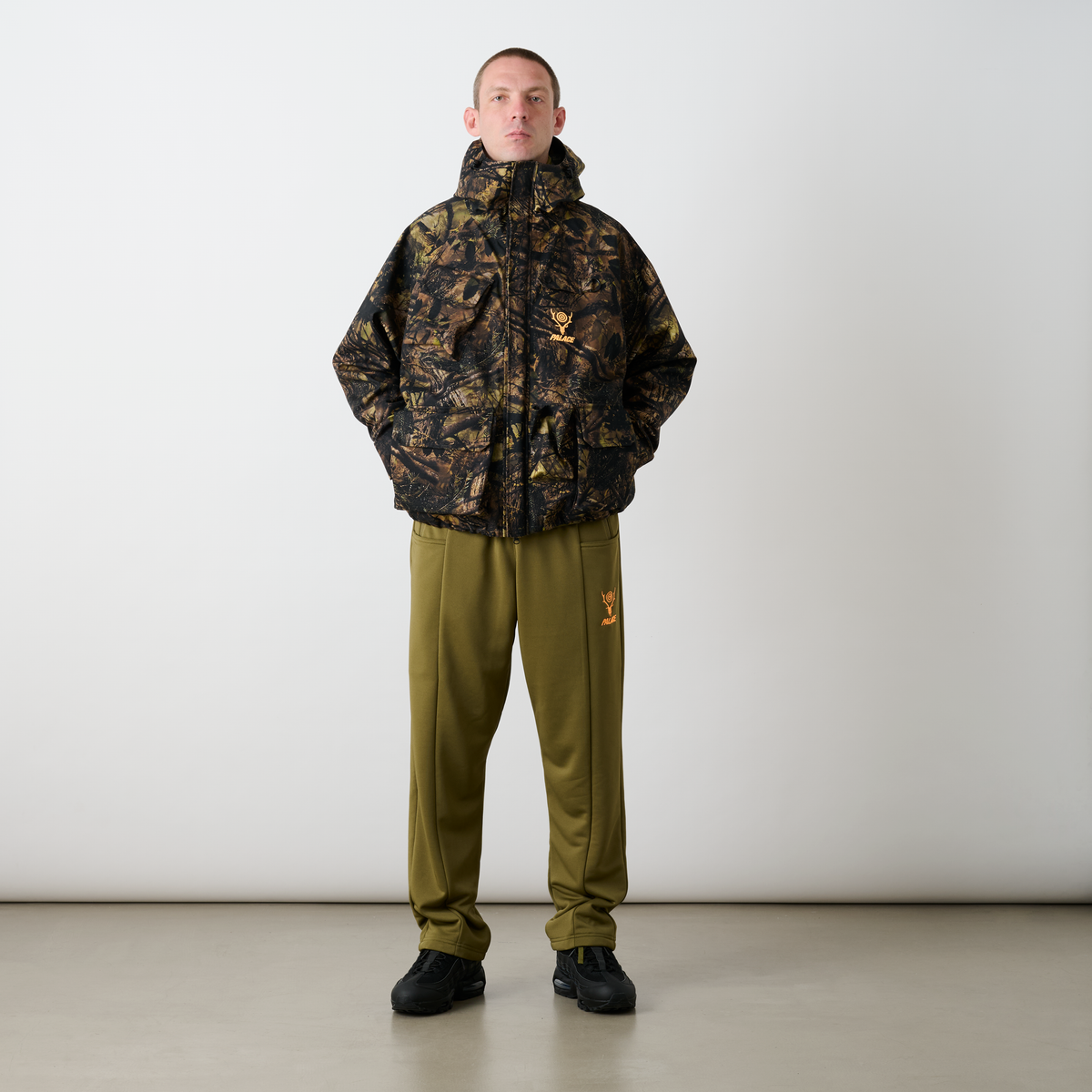 Palace South2 West8 River TREK Jacket Olive CAMO