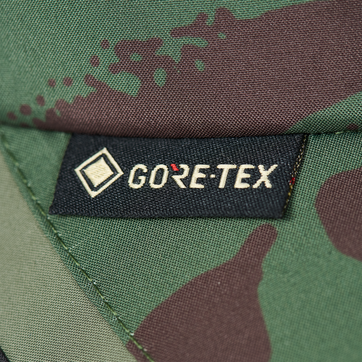 Palace Skateboards GORE-TEX P Frame 5-Panel Snapback Woodland DPM