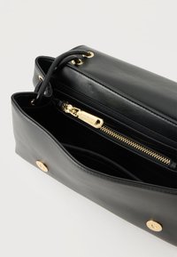 Valentino Fable Re Handbag Nero
