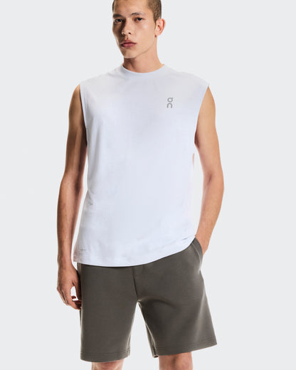 On Focus Tech Shorts Shadow