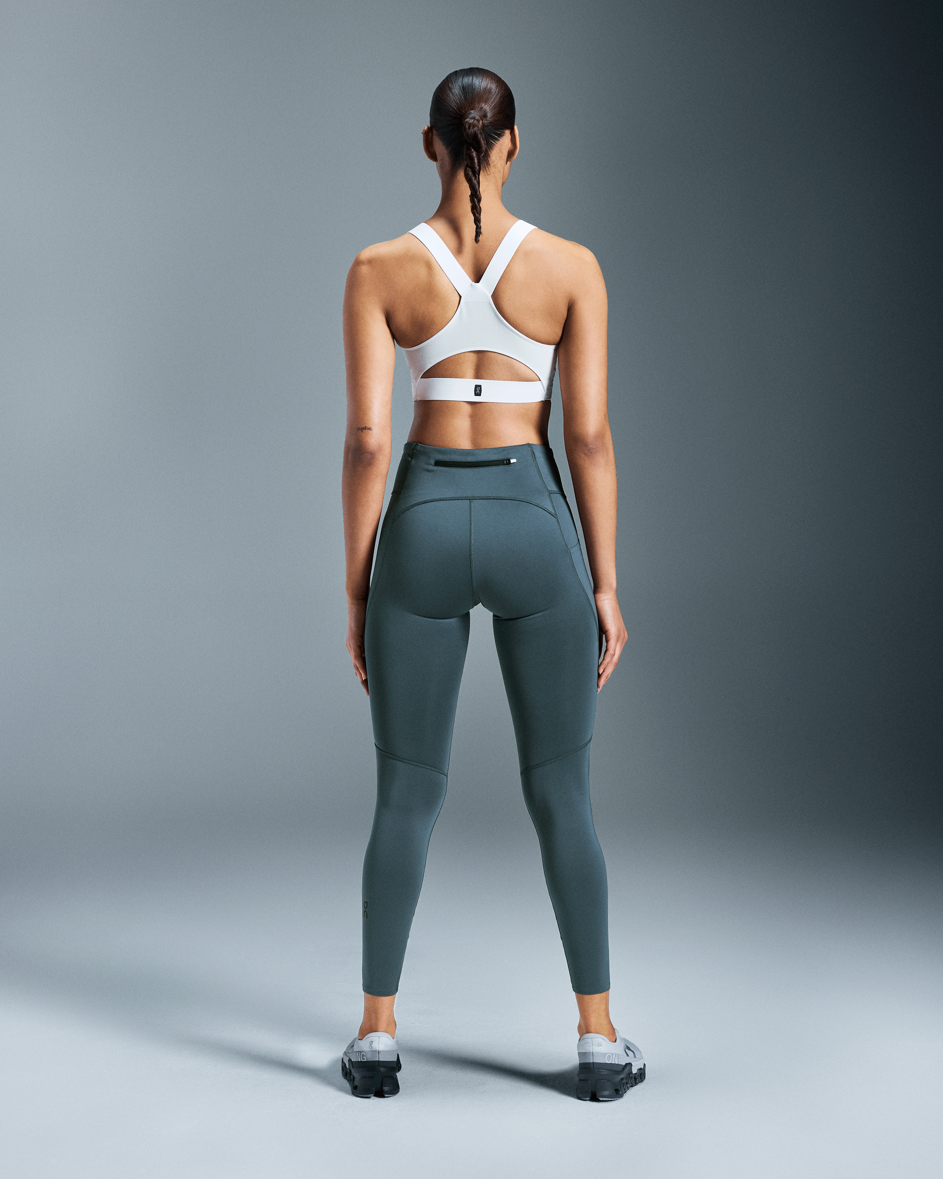 on performance tights Stone (Women's)