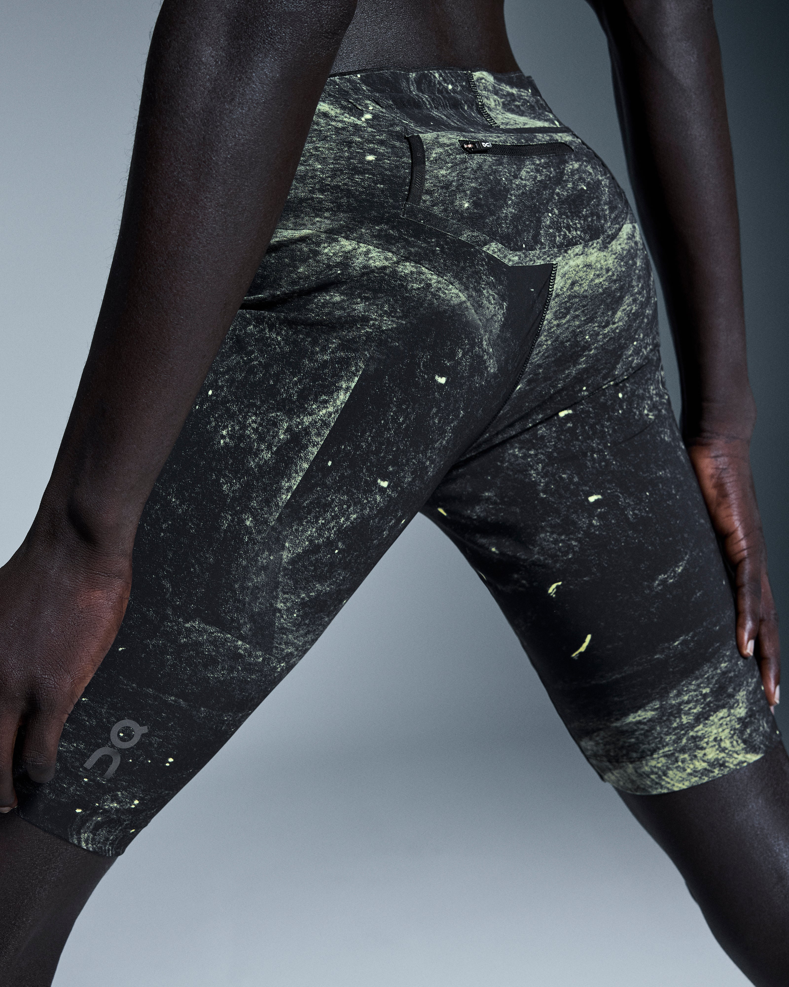 On Race Tights Half Black | Limelight