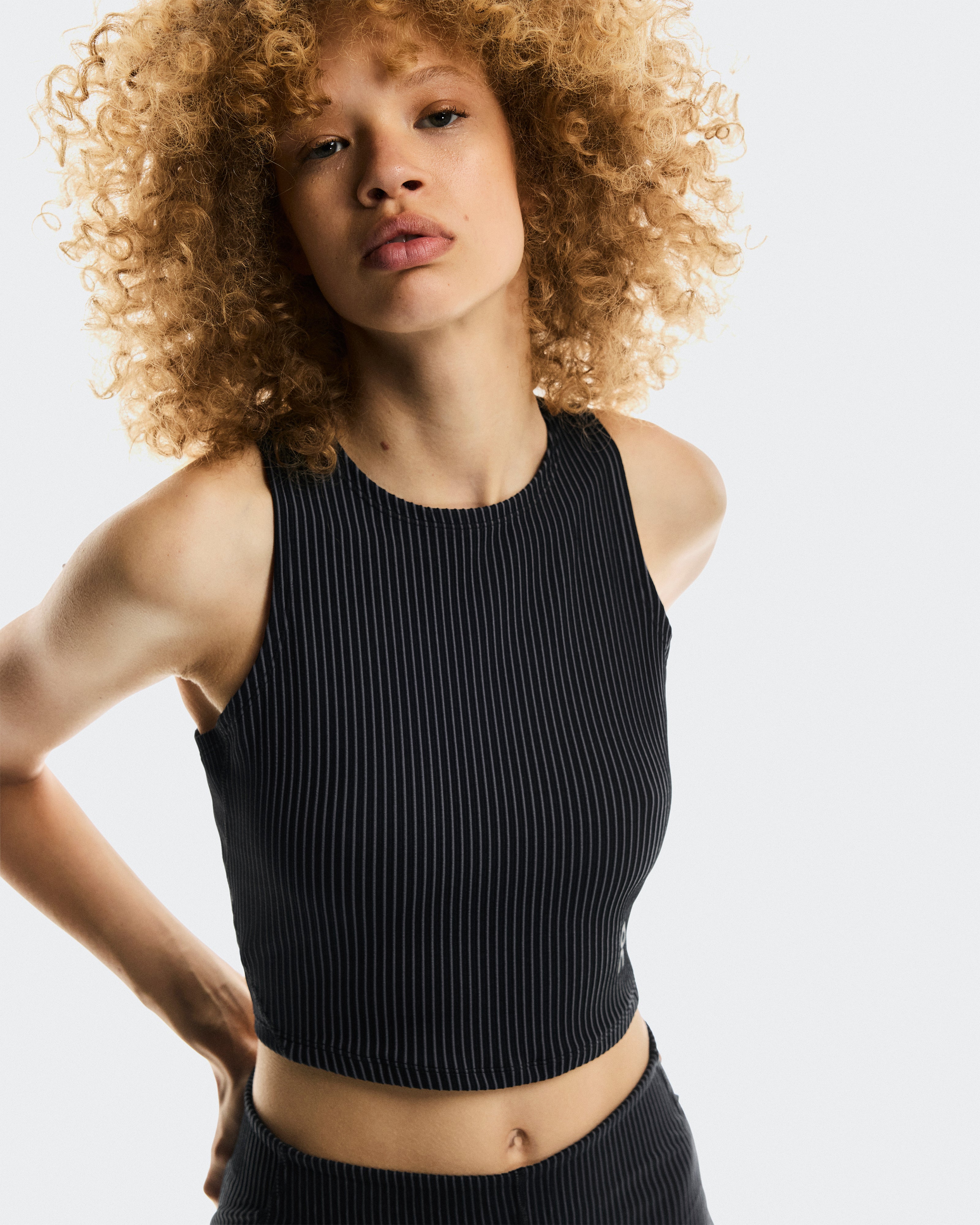 On All-Day Ribbed Crop Black | Rock (Women's)