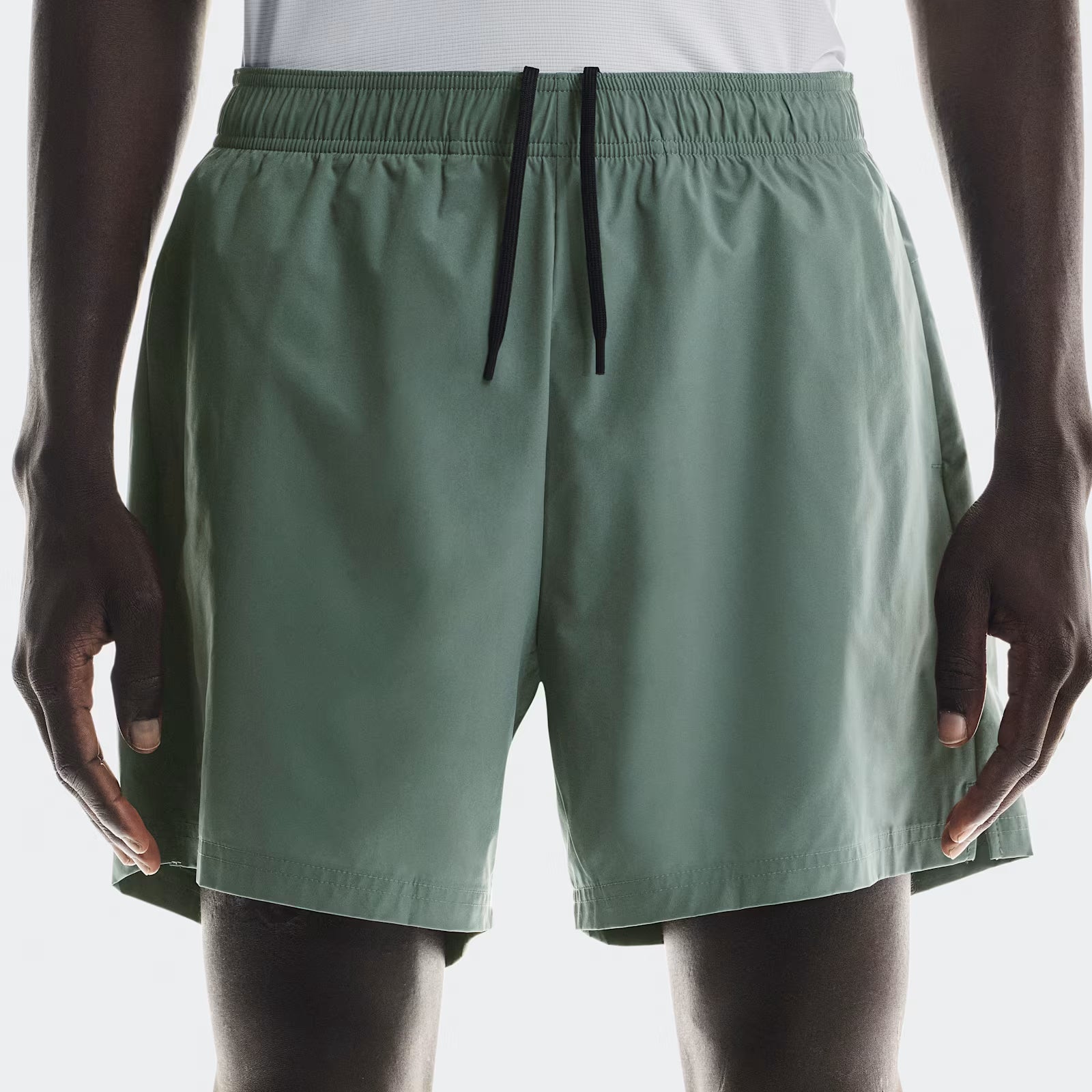 On 5" Core Shorts Olive