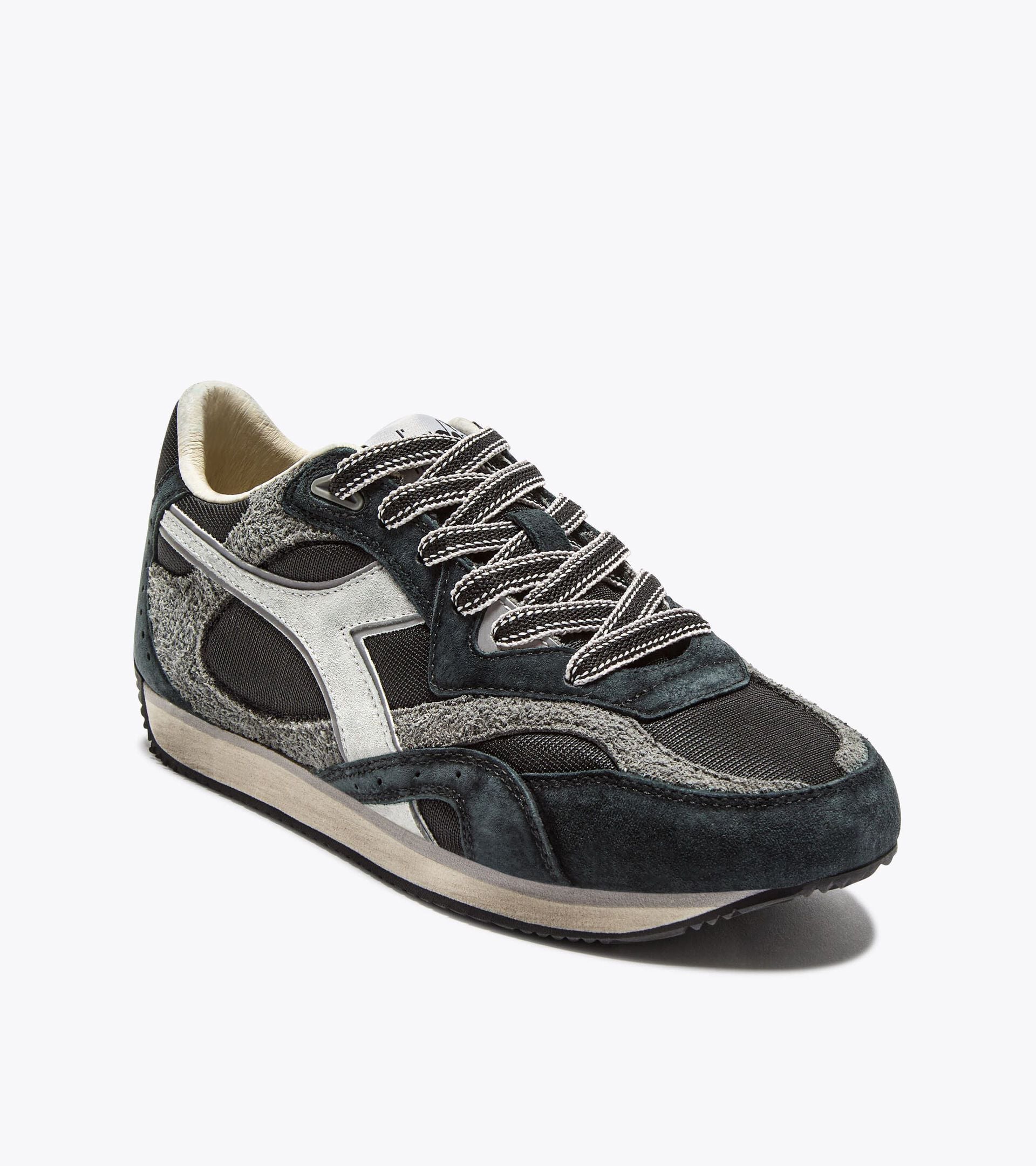 Diadora Equipe Revenge Used Black