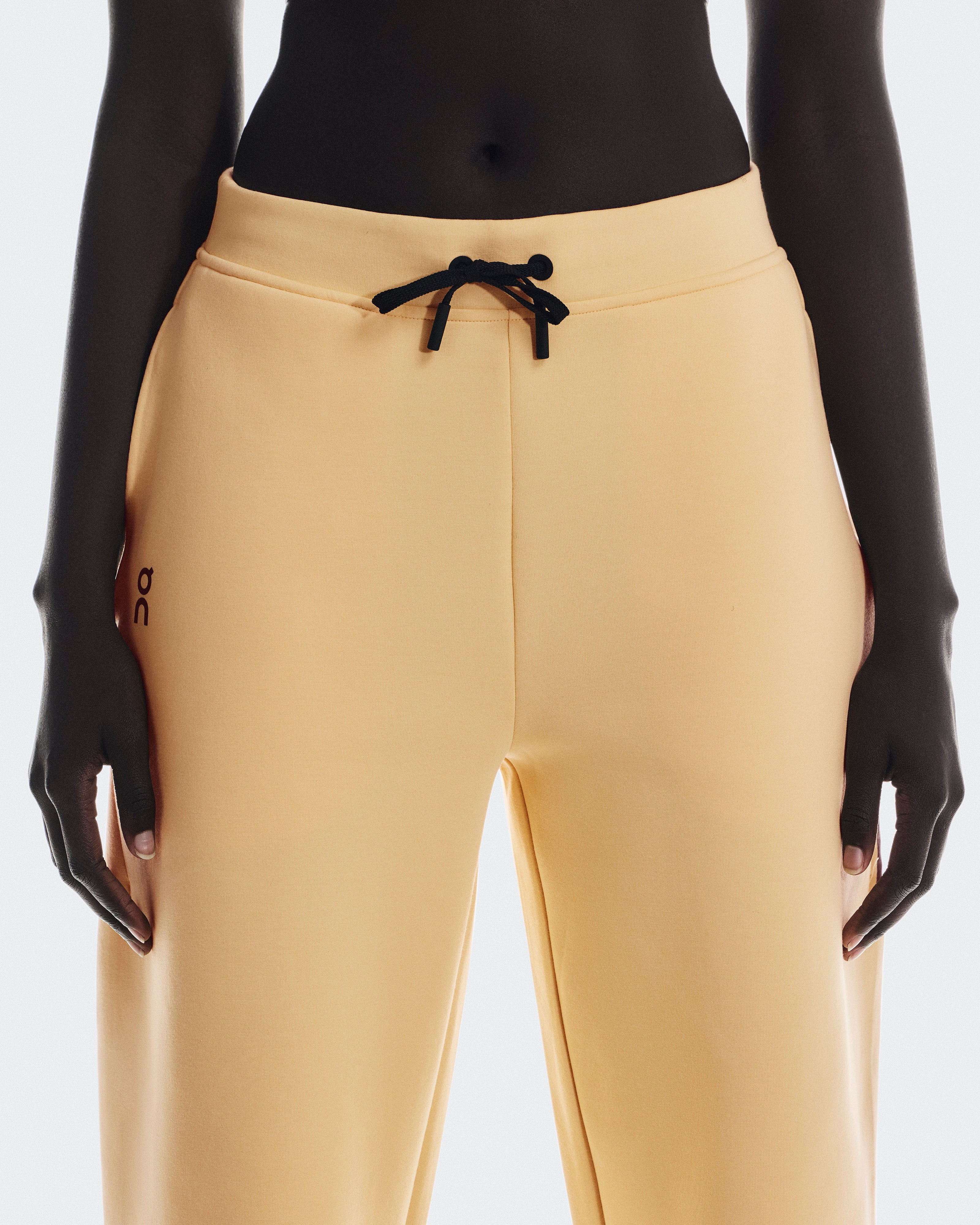 On Focus Tech Sweatpants Nectar (Women's)