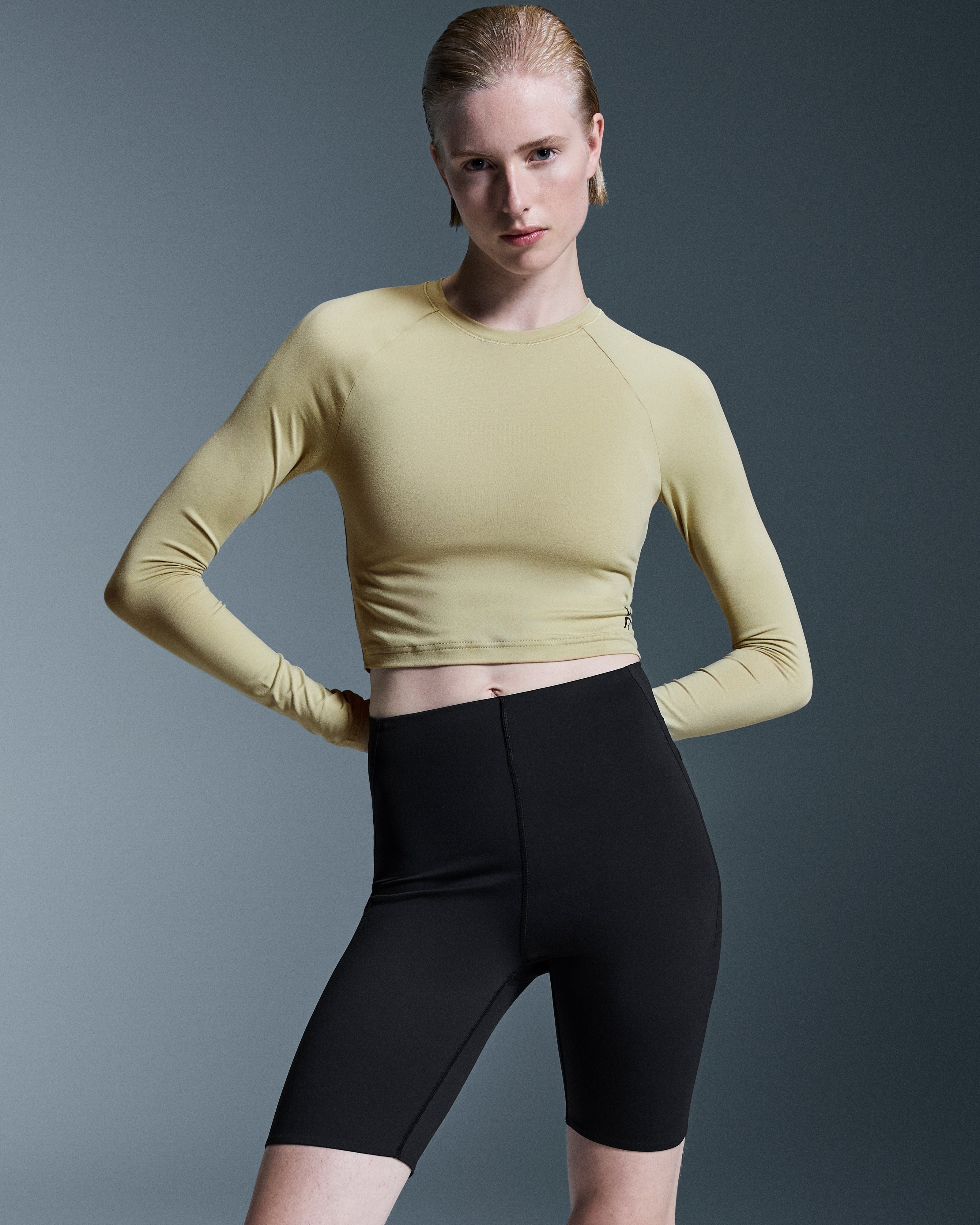on studio long-t crop Caper (Women's)