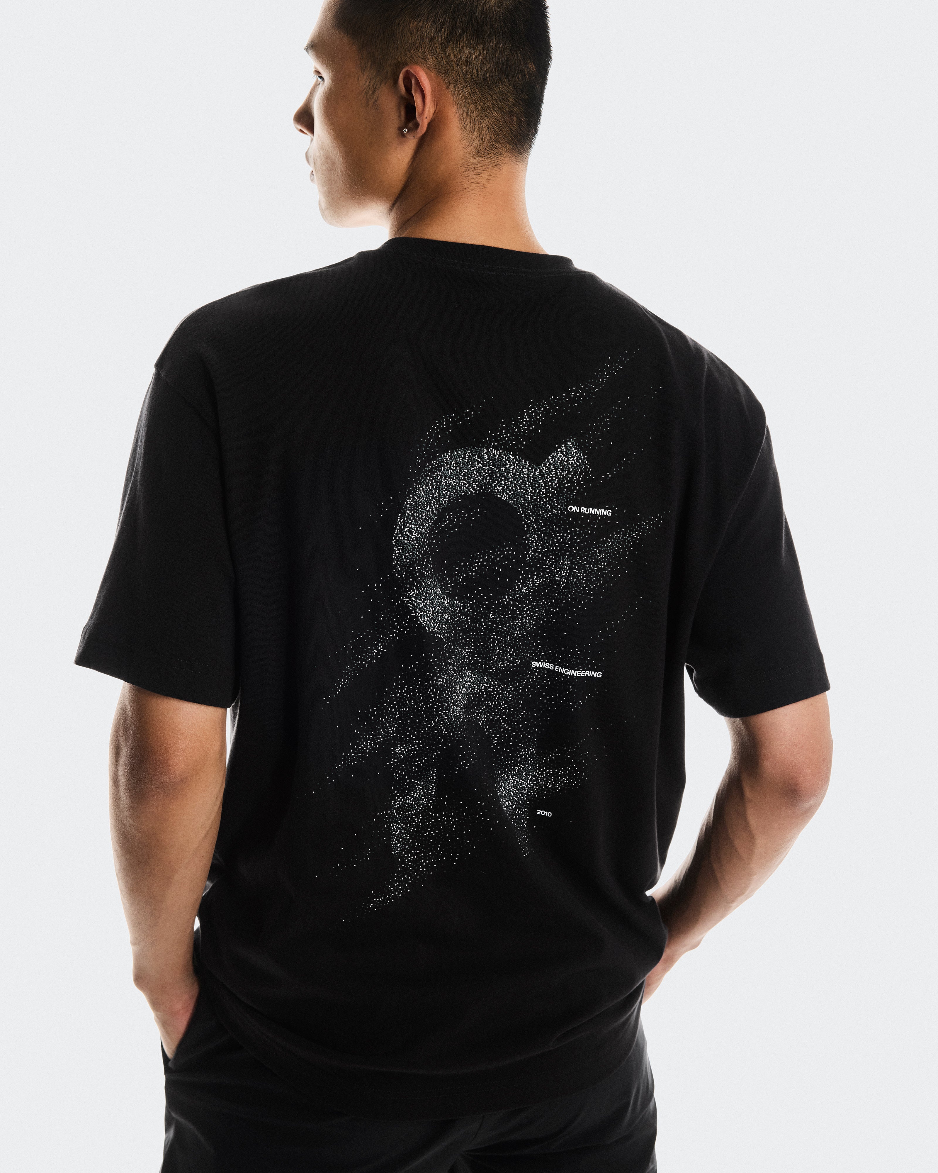 On Club T Graphic Black | Olive