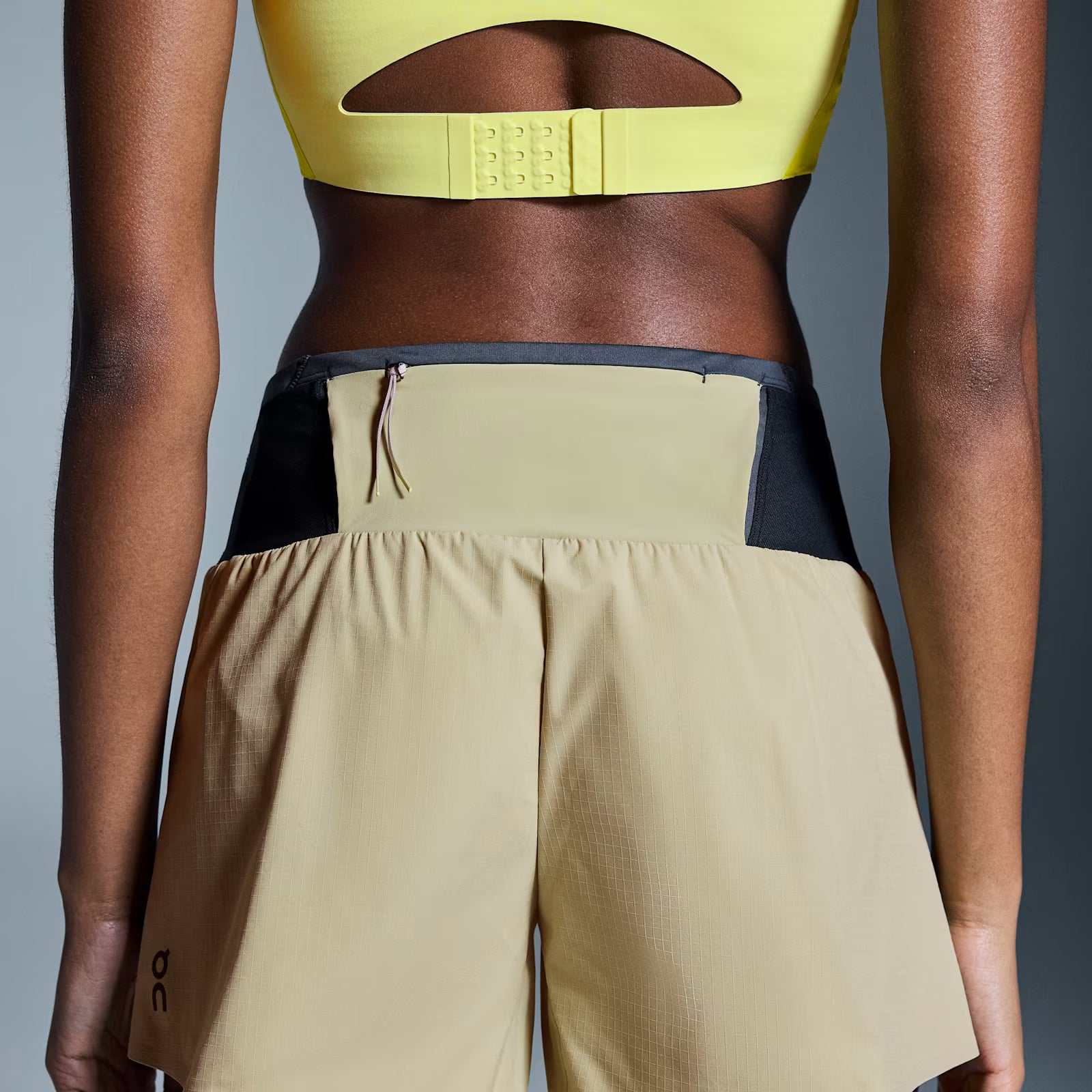 On Ultra Shorts Caper (Women'S)