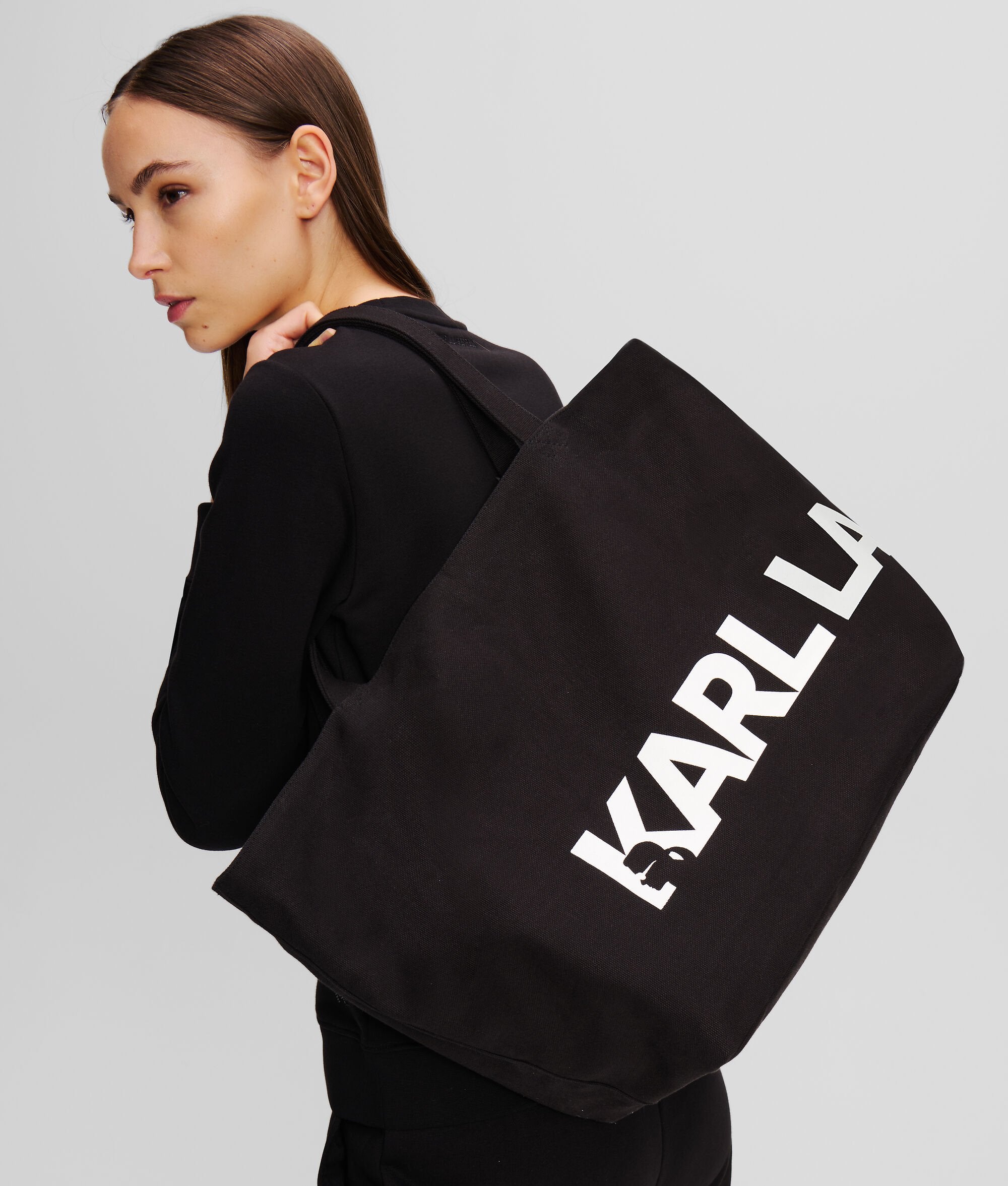 K/Essential Oversized Logo Shopper Black/White Black/White