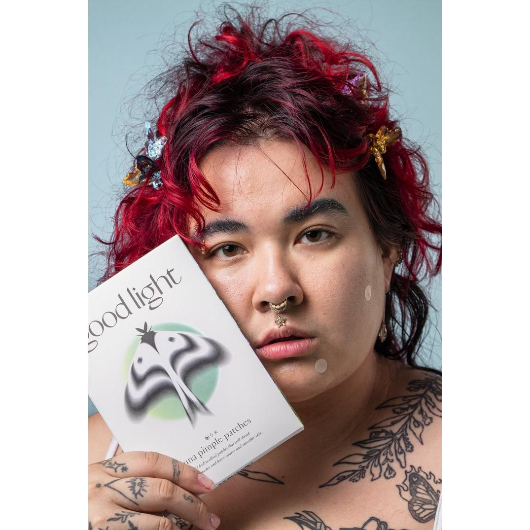 good light Luna Fast Acting Pimple Patches