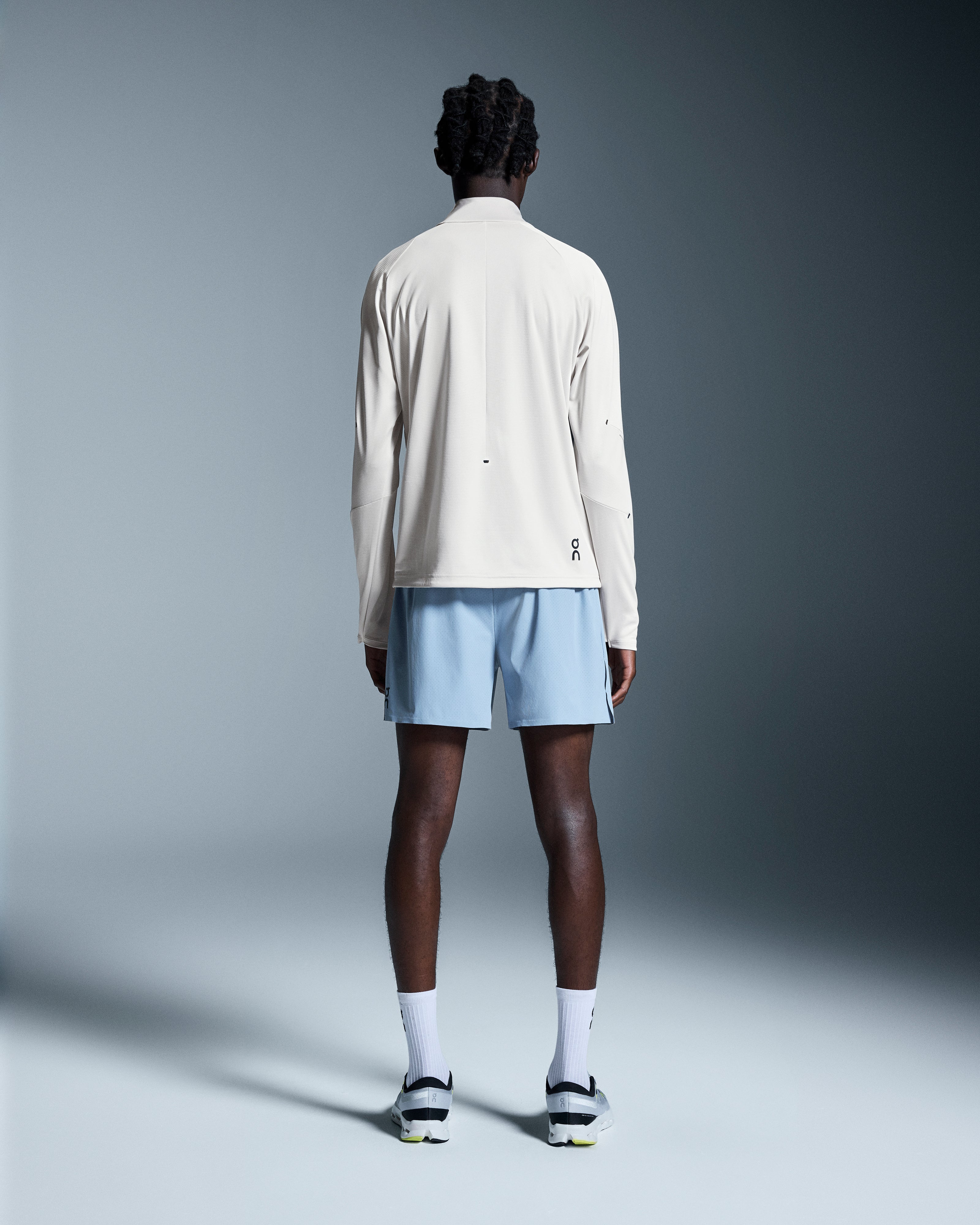 on 5" performance shorts Chambray