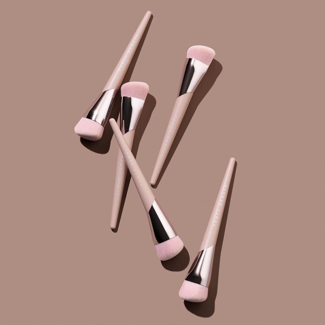 FENTY BEAUTY by Rihanna Foundation Brush 145