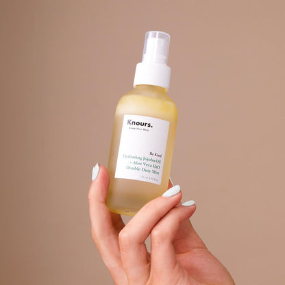 Knours. Hydrating Jojoba Oil + Aloe Vera H2O Double Duty Mist