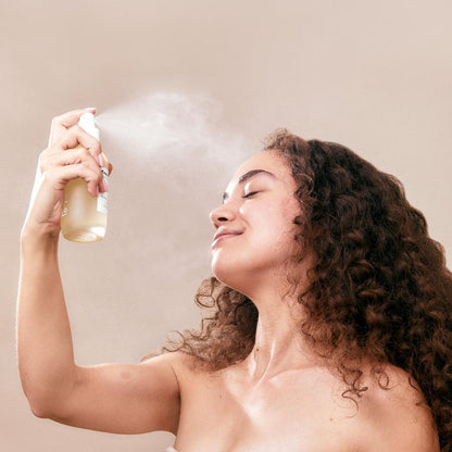 Knours. Hydrating Jojoba Oil + Aloe Vera H2O Double Duty Mist