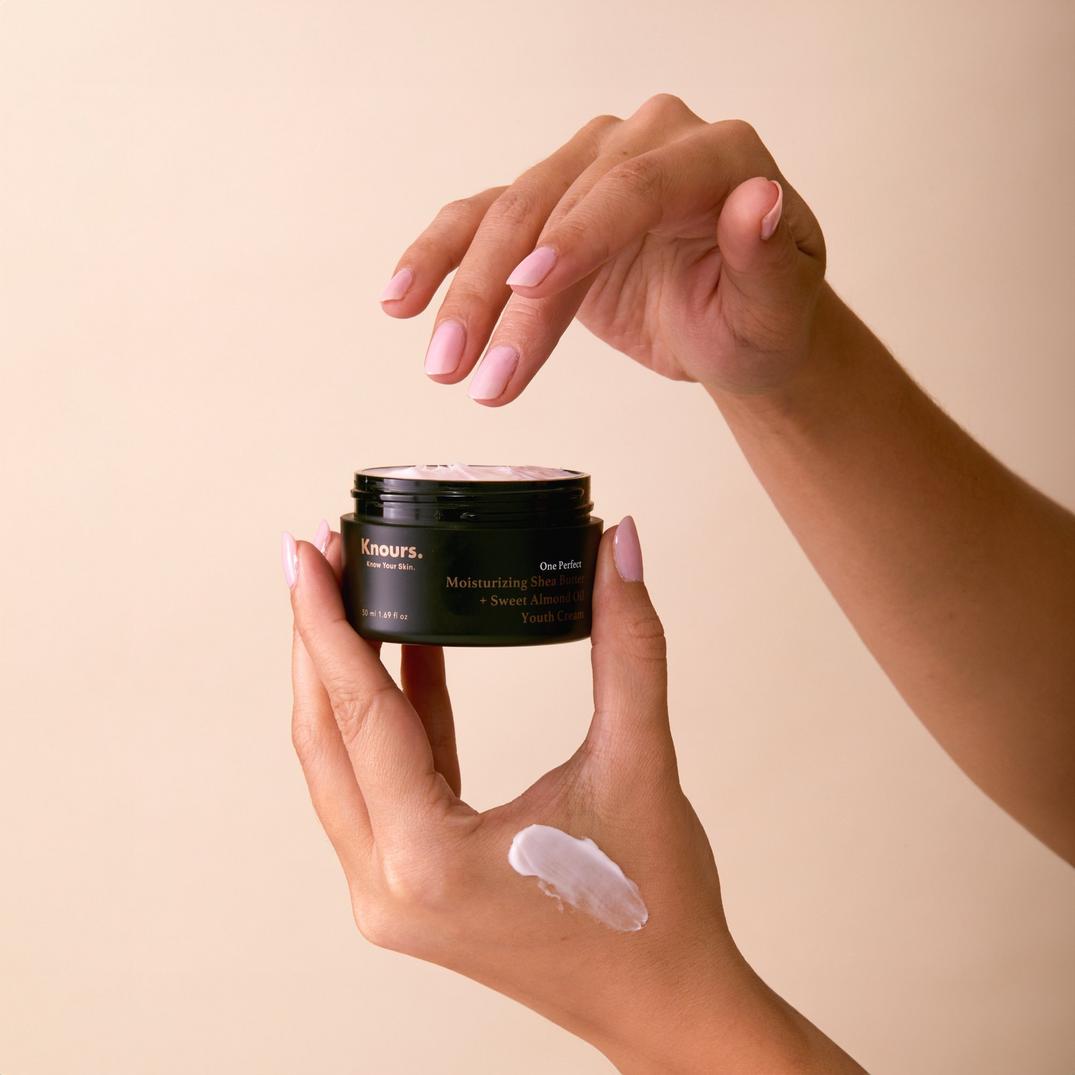 Knours. Moisturizing Shea Butter + Sweet Almond Oil Youth Cream