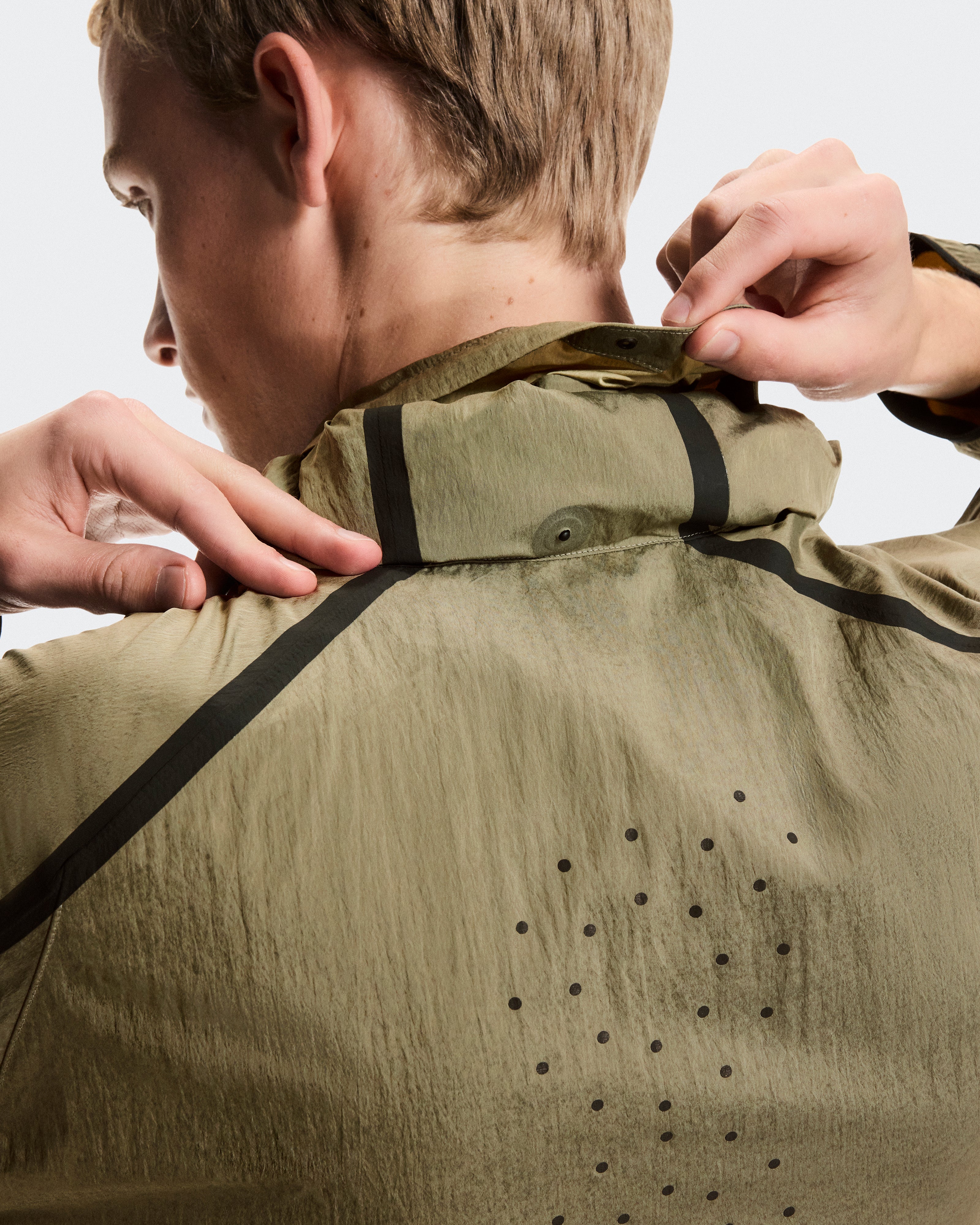 On Performance Volt Jacket Safari