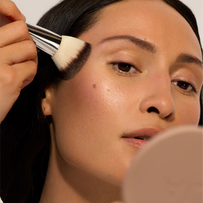 ILIA Sculpting Brush with Synthetic Bristles