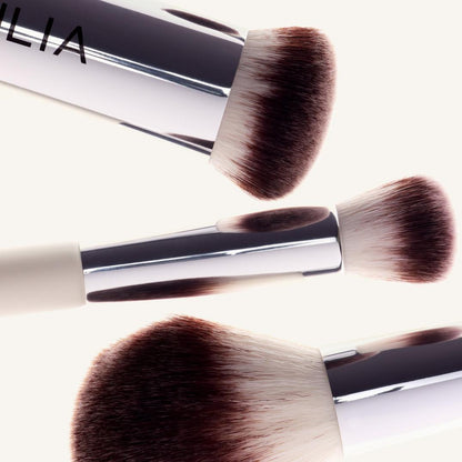 ILIA Perfecting Buff Brushwith Synthetic Bristles