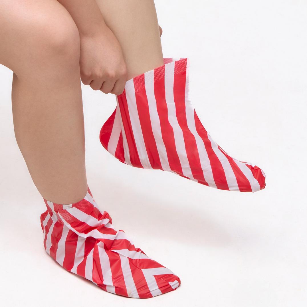 TONYMOLY White Chocolate and Peppermint Hydrating Foot Mask