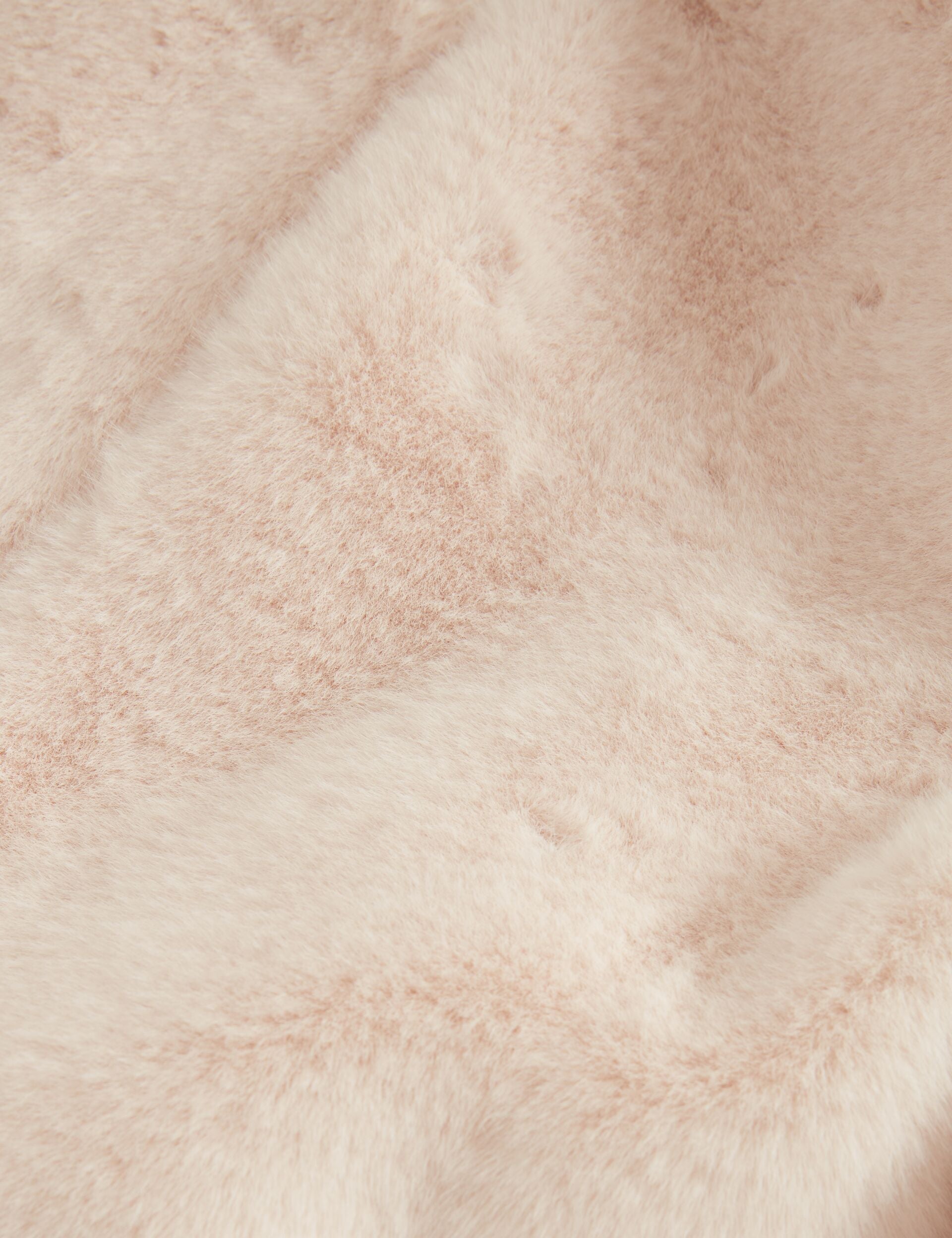 #color_ivory