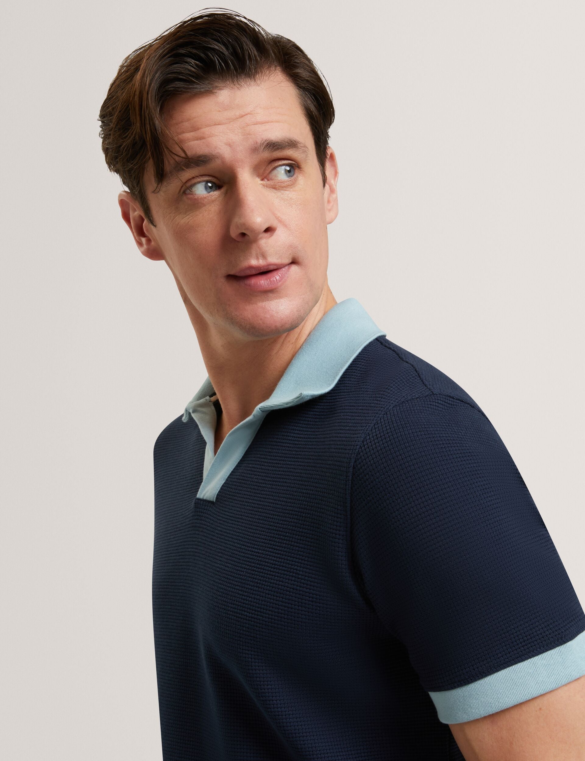 #color_navy