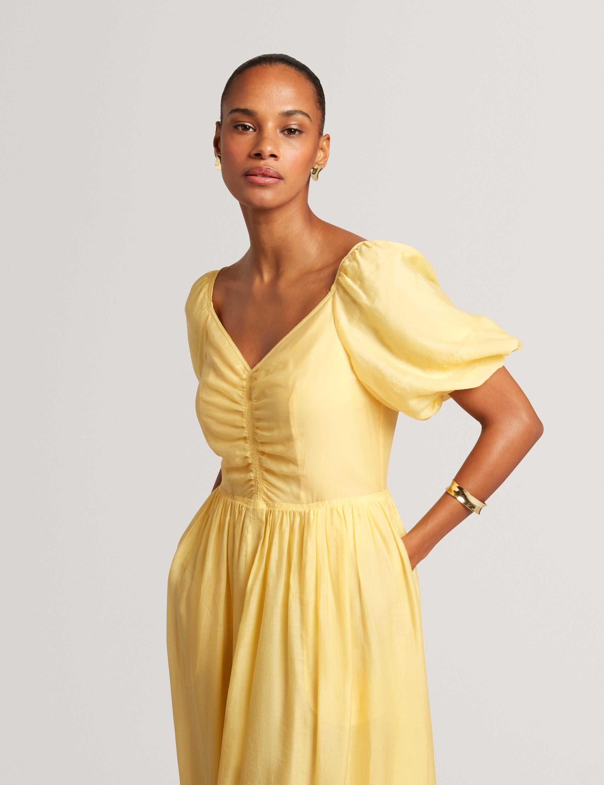 #color_light-yellow