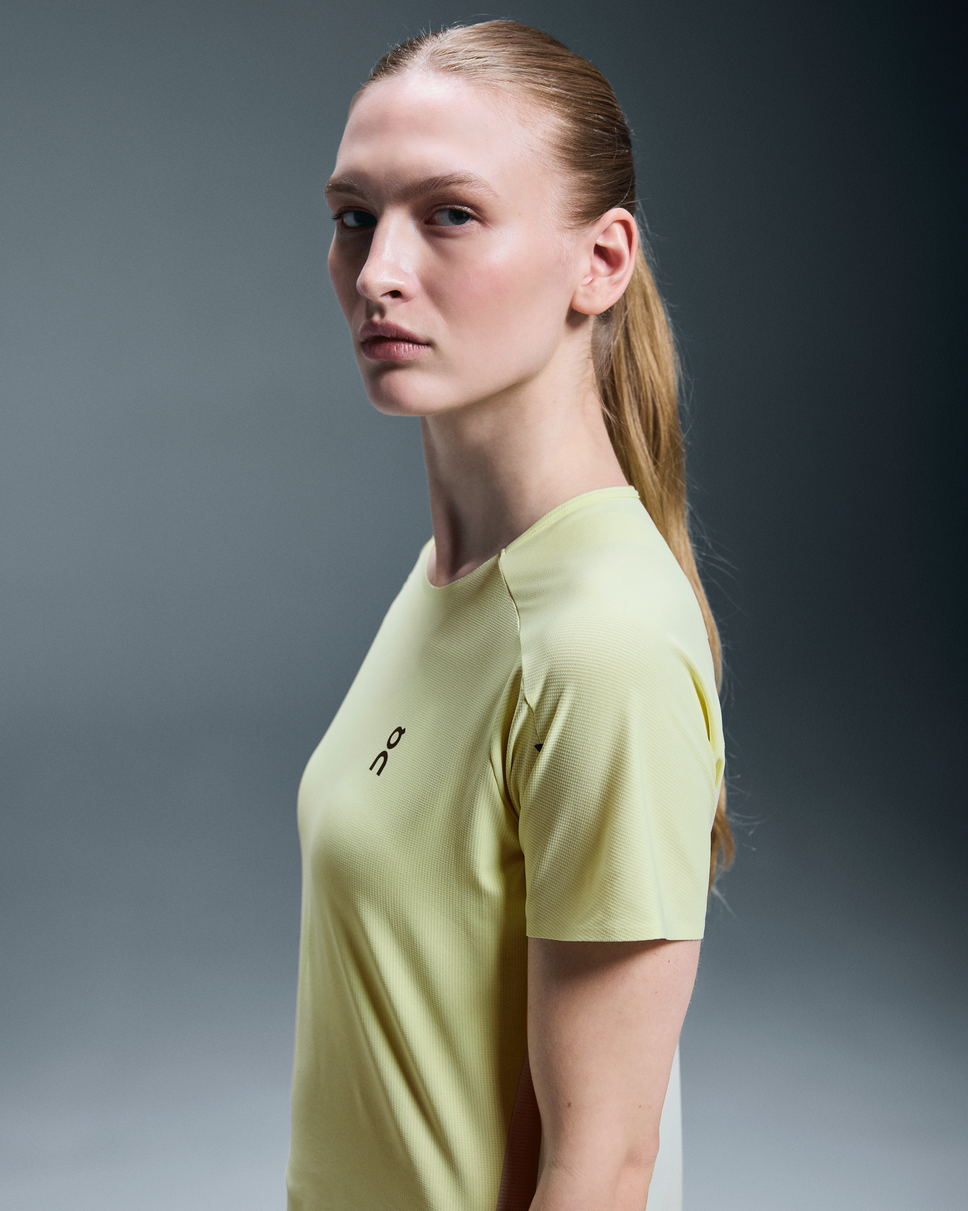 on performance-t Hay | Glacier (Women's)