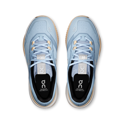 on running the roger advantage pro clay chambray blon runningde (women's)