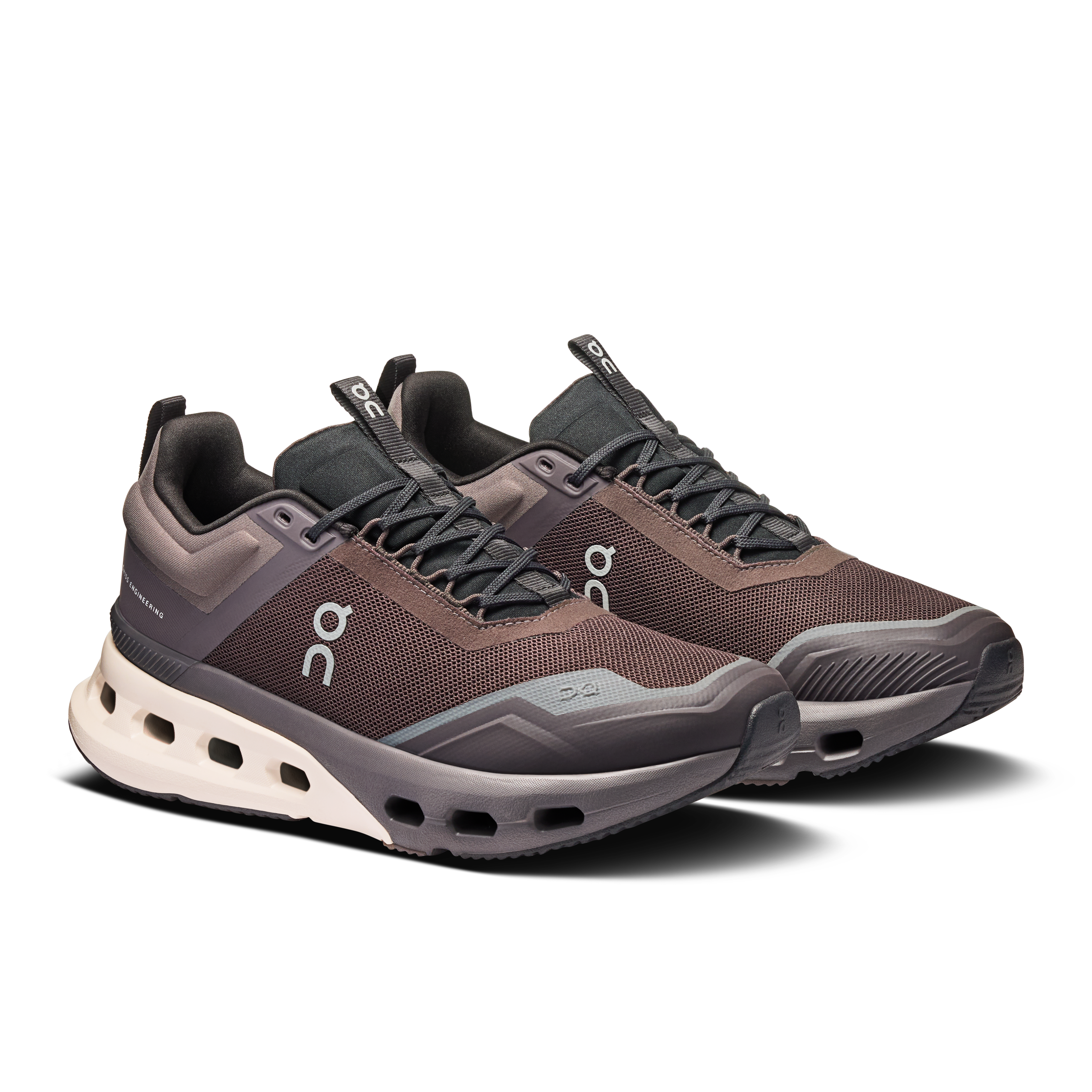 on running cloudnova x pebble black (women's)