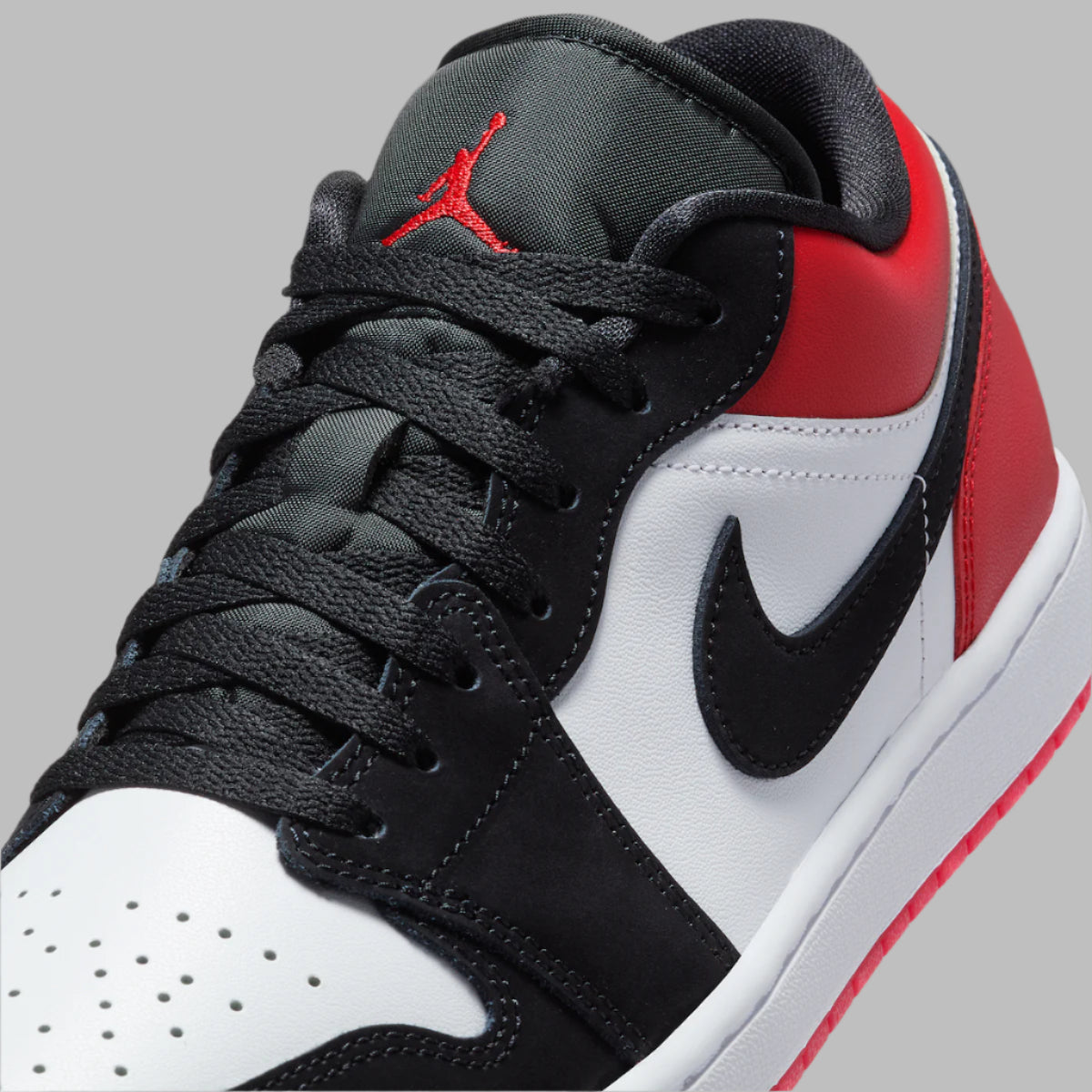 Jordan 1 Low Se Black Toe (2025)