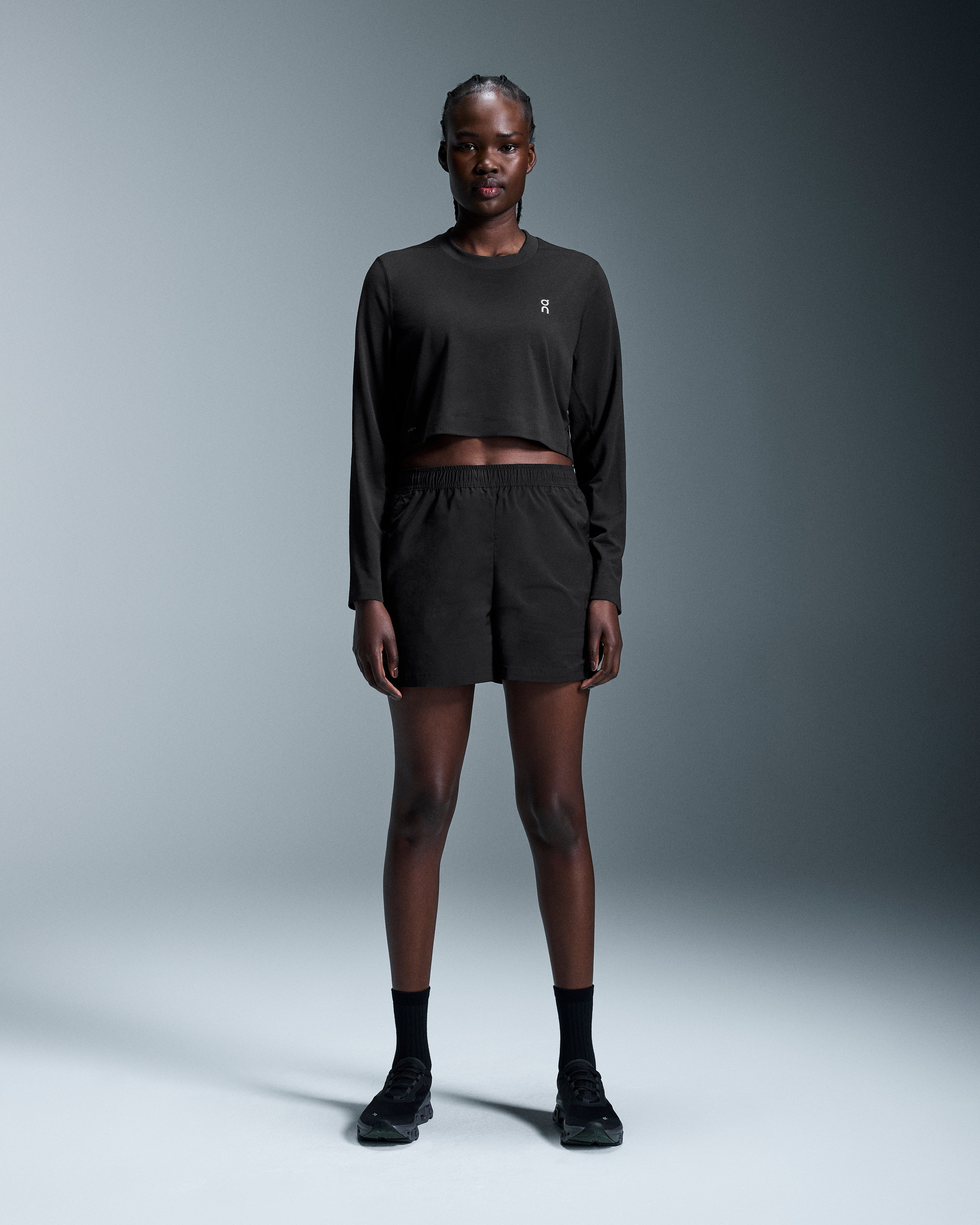 On Train Long-T Crop Black (Women's)