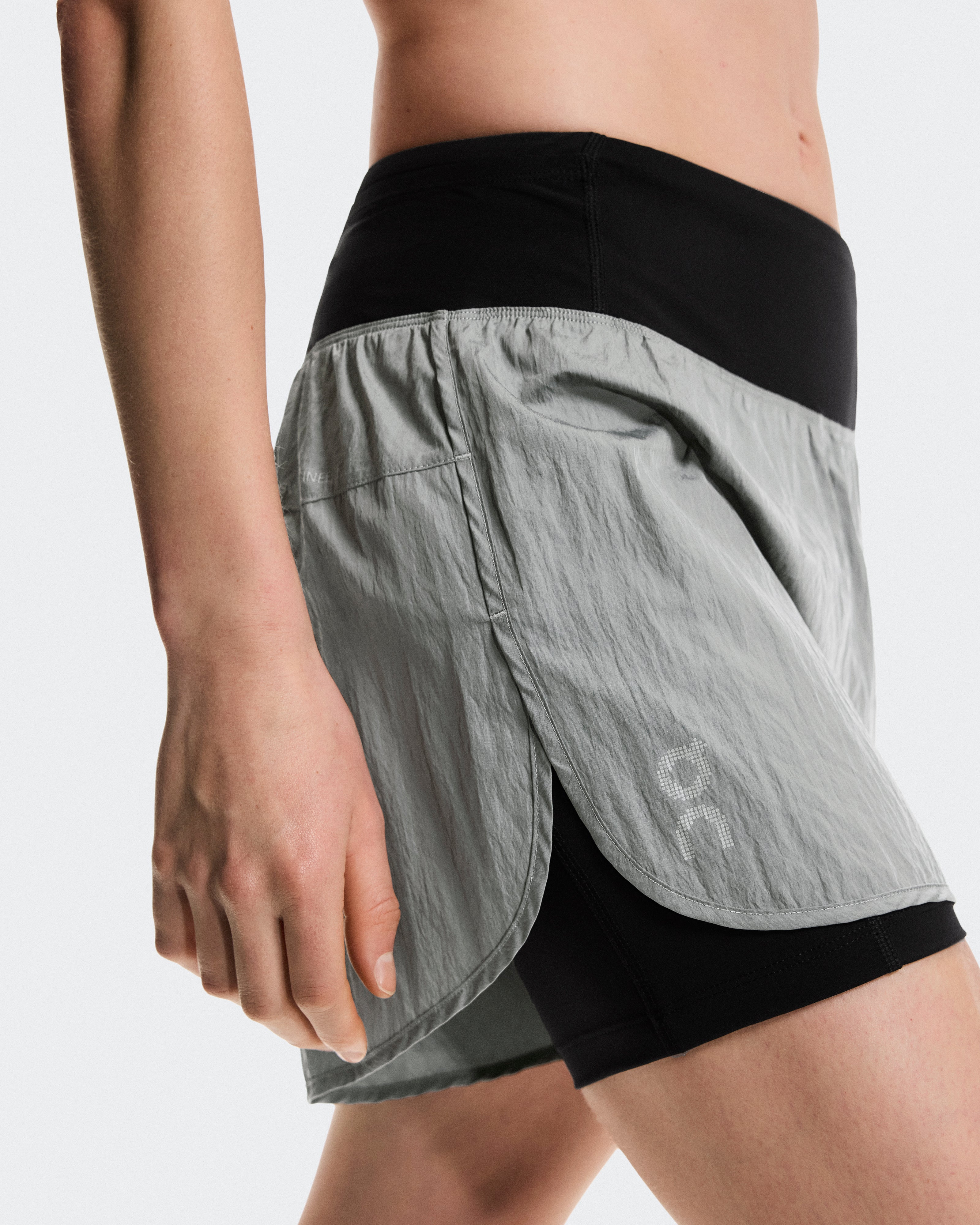 On Performance Volt Shorts Glacier (Women'S)