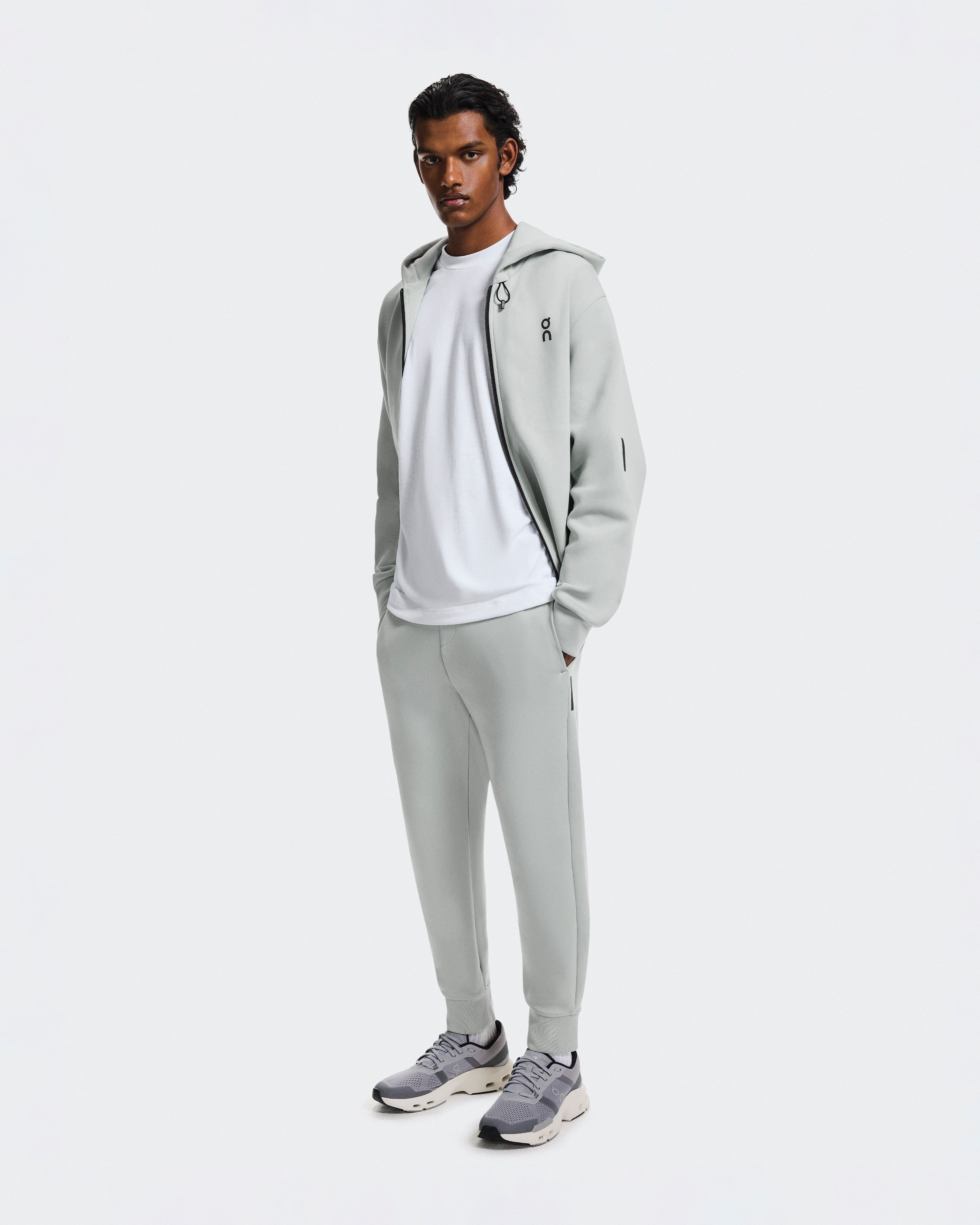On Focus Tech Sweatpants Mineral