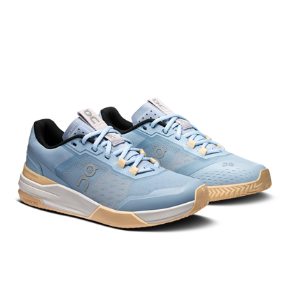 on running the roger advantage pro clay chambray blon runningde (women's)